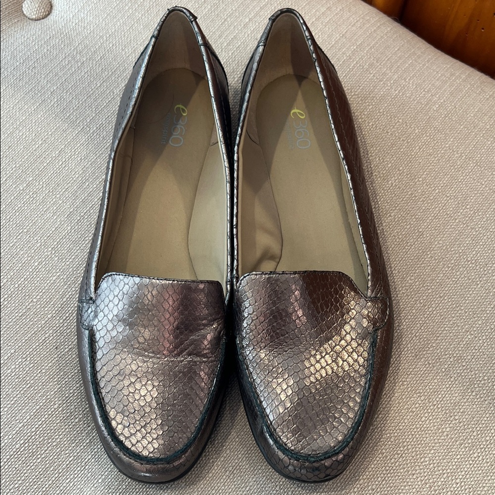 E360 | Women's Shimmering Bronze Loafers